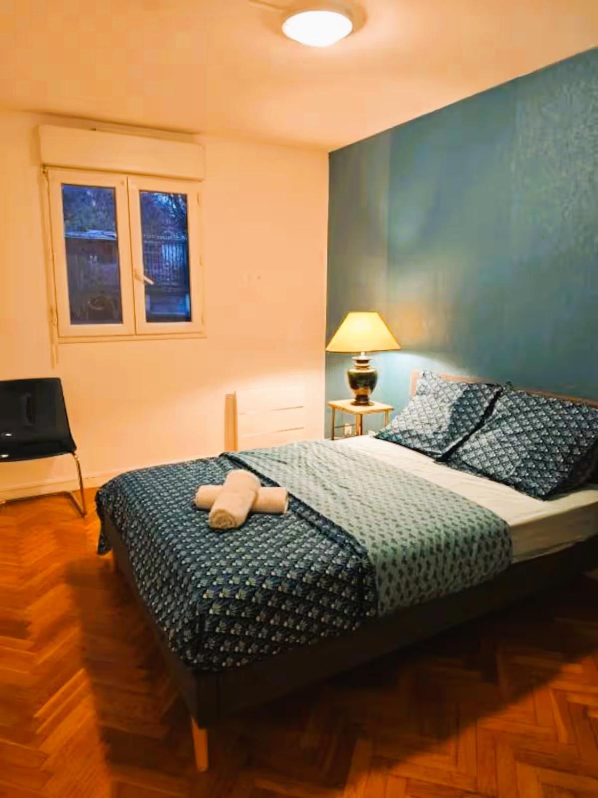 Mini-Studio Avec Kitchenette Ou Chambre Confort Avec Frigo Et Tv - Parking En Option Sur Resa ! Chaville Kültér fotó